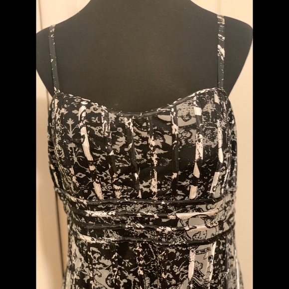 Dress - Picture 3 of 5